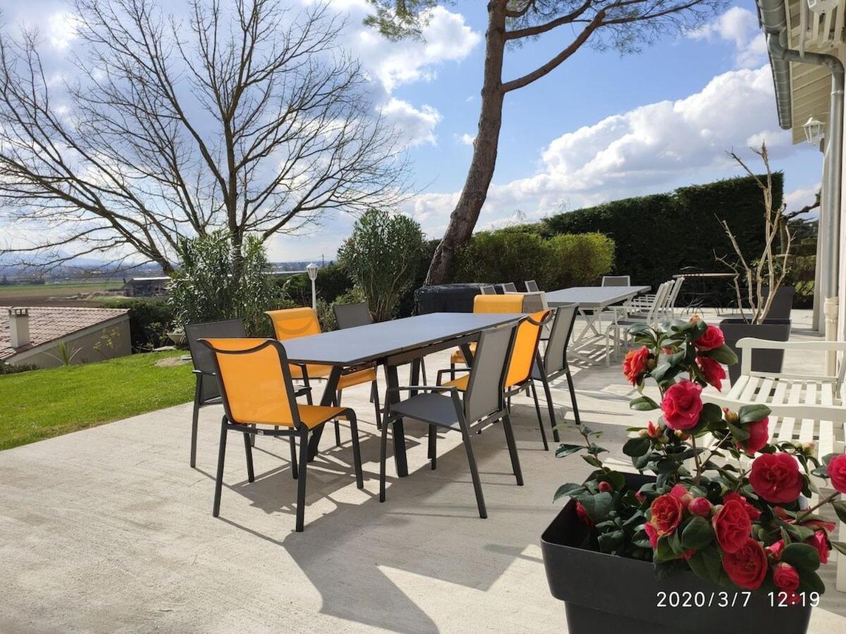 La Villa Moursoise 4 Etoiles Exterior foto